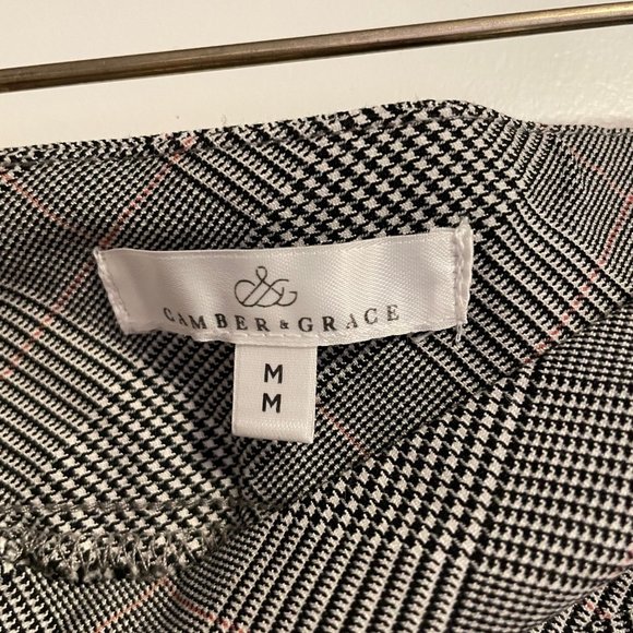 Capri Pants - Picture 3 of 4